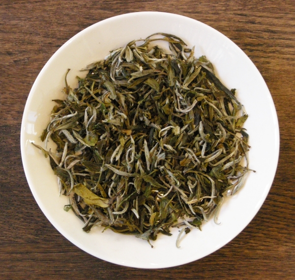 White Snow Buds - Valkoinen tee